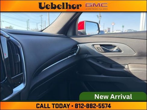 Used 2023 Chevrolet Traverse LT image 37