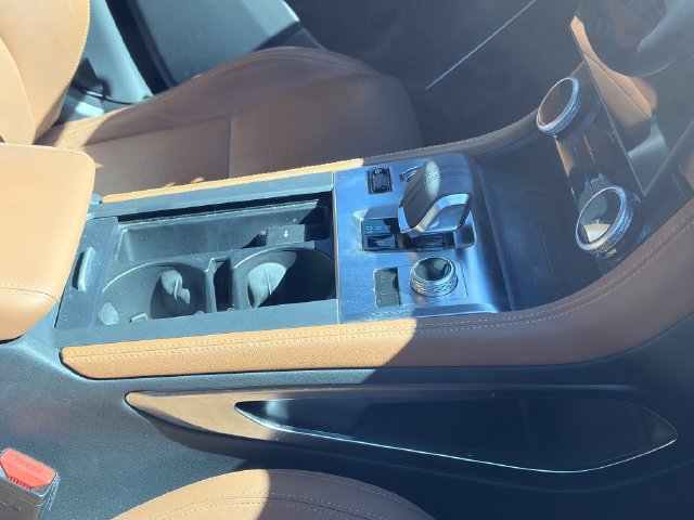 Used 2025 Jaguar F-PACE R-Dynamic S AWD/4WD image 6
