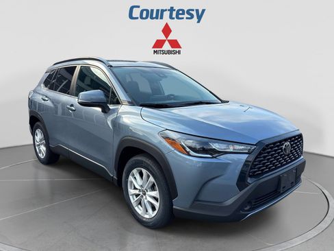 Used 2022 Toyota Corolla Cross LE AWD/4WD image 7