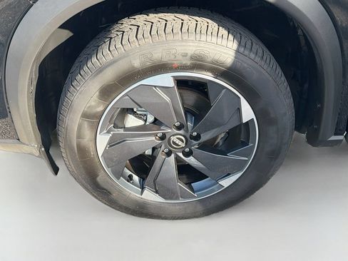 Used 2025 Nissan Rogue SV AWD/4WD image 36