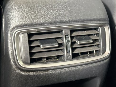 Used 2018 Honda CR-V Touring image 39