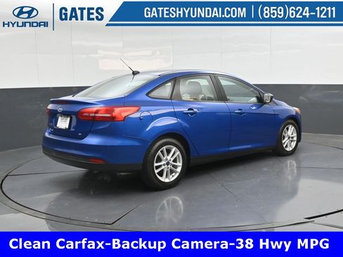 Used 2018 Ford Focus SE image 2