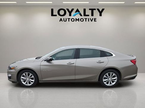Used 2024 Chevrolet Malibu LT image 2