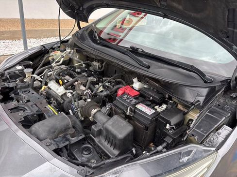 Used 2022 Nissan Versa SV image 49