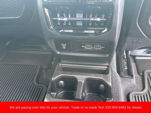 Used 2022 Jeep Grand Cherokee L Overland w/ Luxury Tech Group IV AWD/4WD image 42