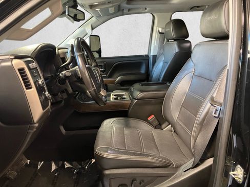 Used 2018 GMC Sierra 2500 Denali w/ Duramax Plus Package AWD/4WD image 11