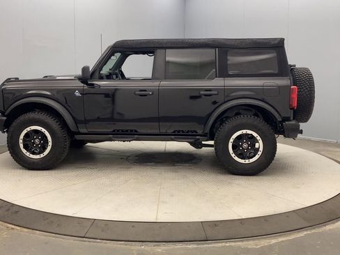 Used 2024 Ford Bronco Black Diamond w/ Sasquatch Package AWD/4WD image 2