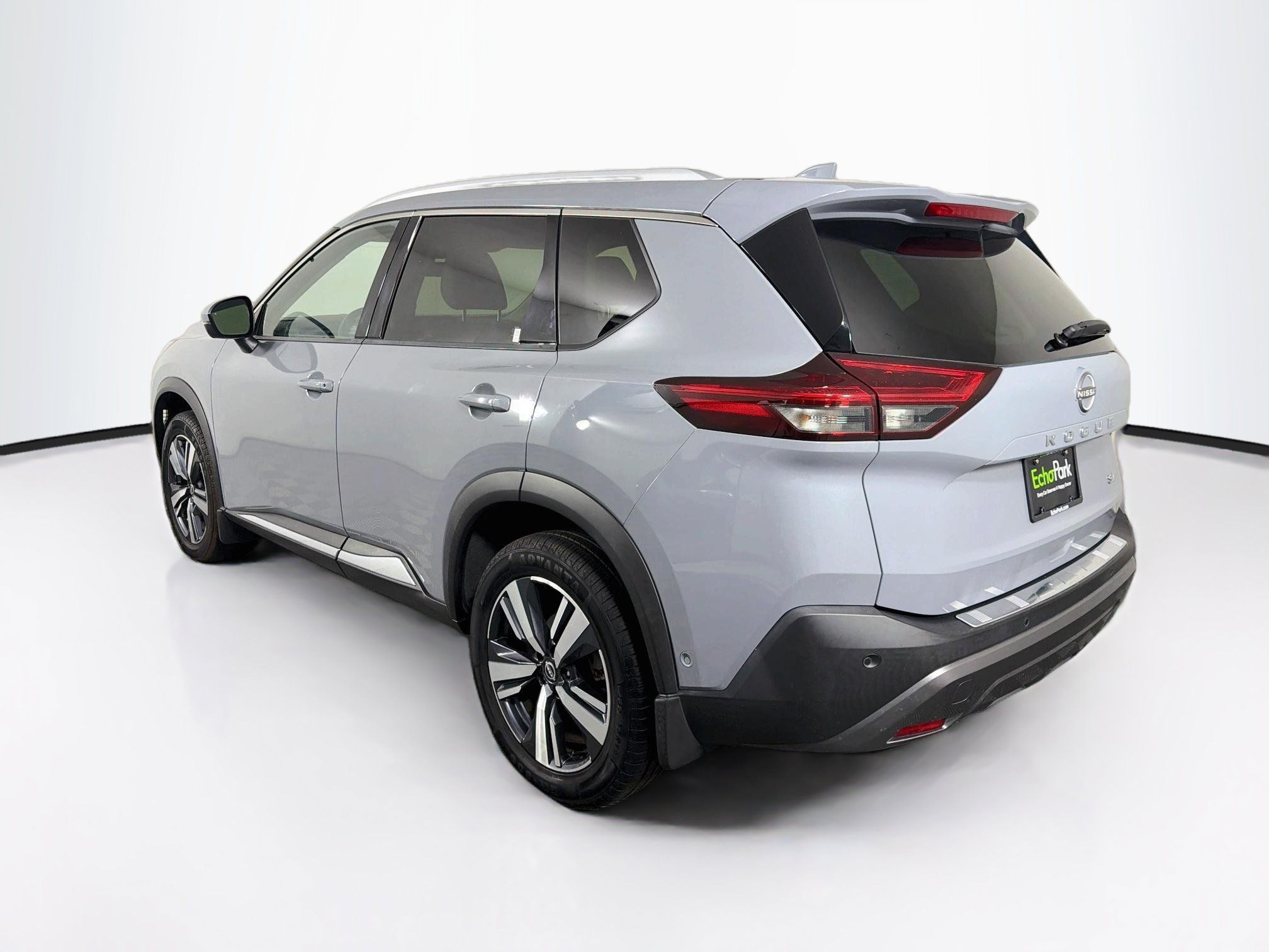 Used 2023 Nissan Rogue SL w/ SL Premium Package FWD image 5