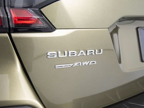 Used 2025 Subaru Outback Premium AWD/4WD image 37