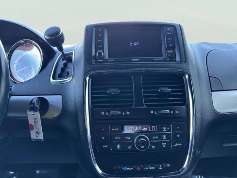 Used 2019 Dodge Grand Caravan GT FWD image 31