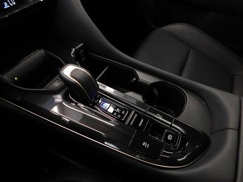 Used 2025 Toyota Crown Platinum image 40