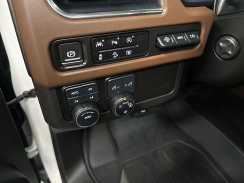 Used 2023 Chevrolet Tahoe High Country w/ Premium Package 2 image 33