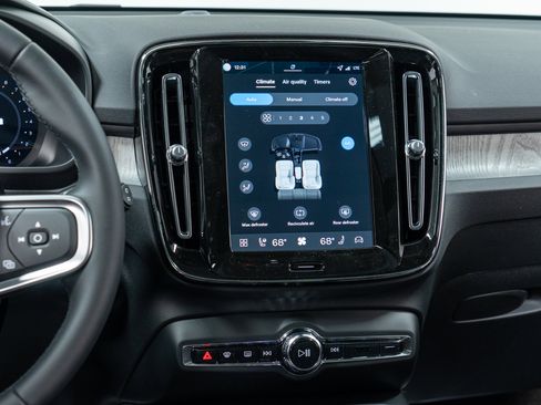 New 2026 Volvo XC40 B5 Plus w/ Protection Package Premier image 19