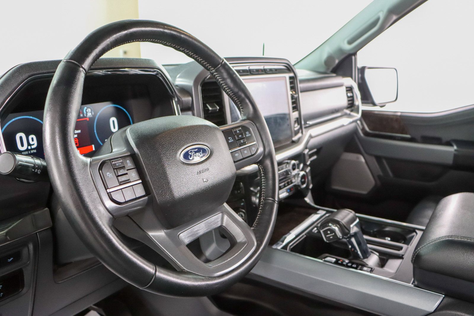 Used 2023 Ford F150 Lariat w/ Equipment Group 502A High AWD/4WD image 24