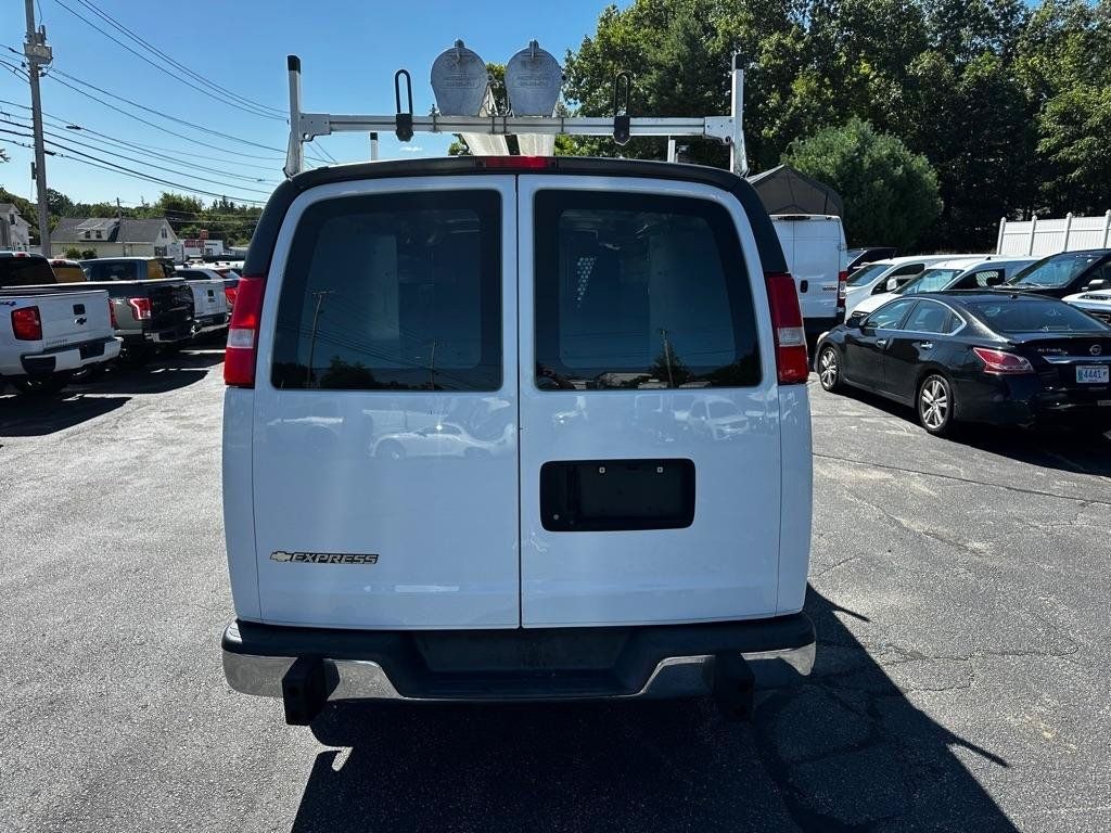 Used 2019 Chevrolet Express 2500 w/ Driver Convenience Package RWD image 4