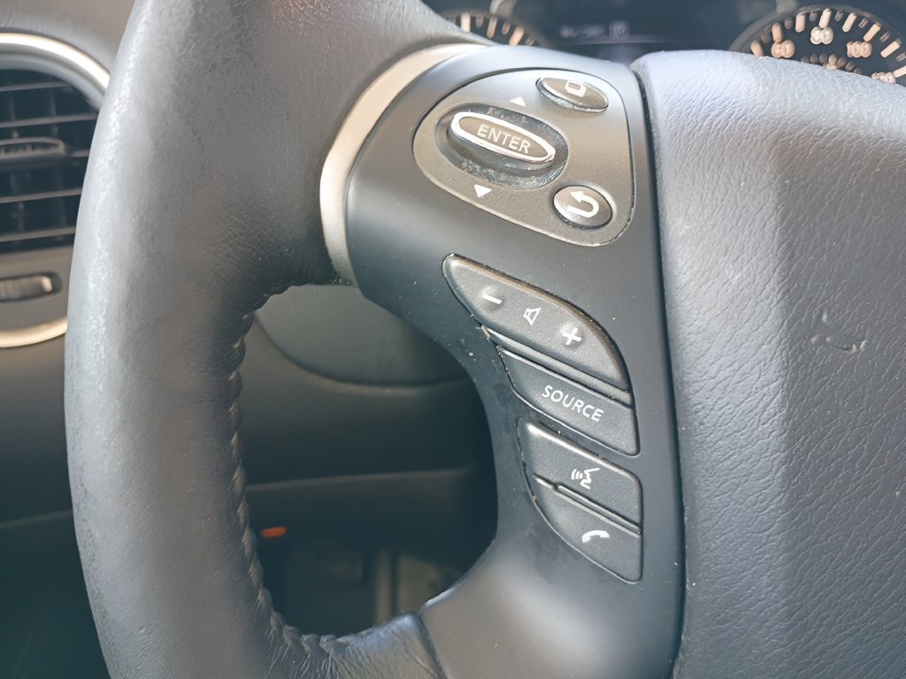 Used 2018 Nissan Pathfinder SL w/ Midnight Edition Package AWD/4WD image 13