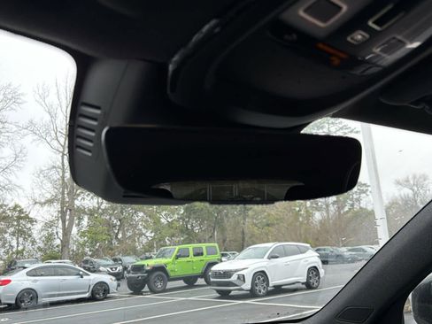 Certified 2022 Volvo XC40 P8 Recharge Plus image 33