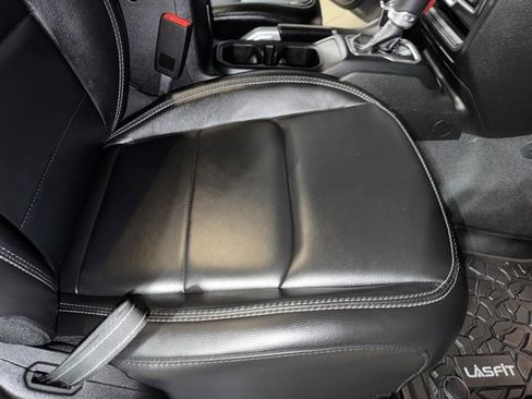 Used 2020 Jeep Wrangler Unlimited Sahara image 29