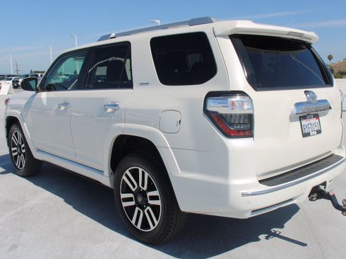 Certified 2022 Toyota 4Runner Limited AWD/4WD image 6