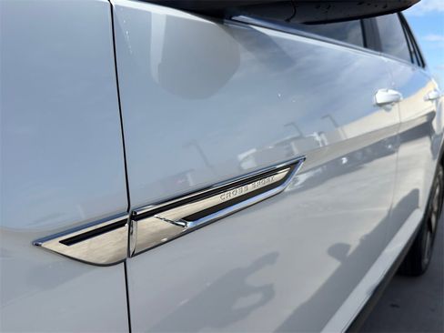 New 2026 Volkswagen Atlas Cross Sport SEL image 5