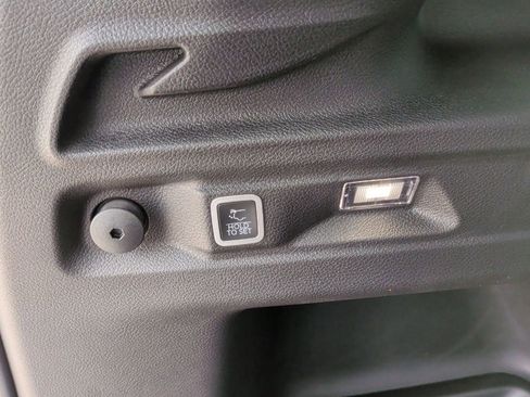 New 2025 Jeep Grand Cherokee L Altitude image 46