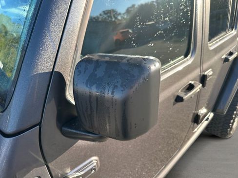 Used 2022 Jeep Wrangler Unlimited Rubicon w/ Xtreme Recon 35" Tire Package image 11