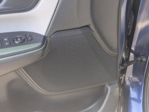Used 2019 Honda CR-V LX image 12