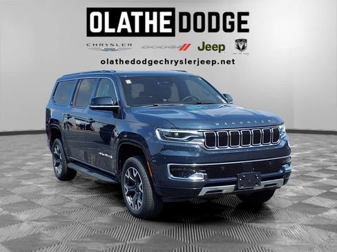 Certified 2024 Jeep Wagoneer L Series III w/ Flexible Seating Group AWD/4WD image 32
