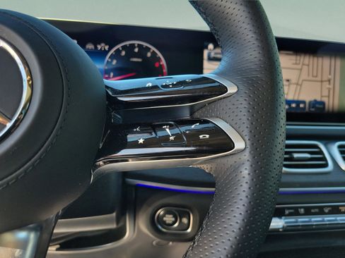 Certified 2026 Mercedes-Benz GLS 450 4MATIC image 28