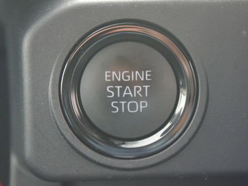 Certified 2025 Toyota Tacoma SR5 image 8