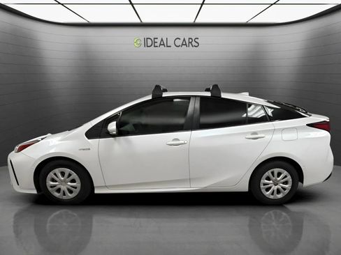 Used 2022 Toyota Prius LE FWD image 8