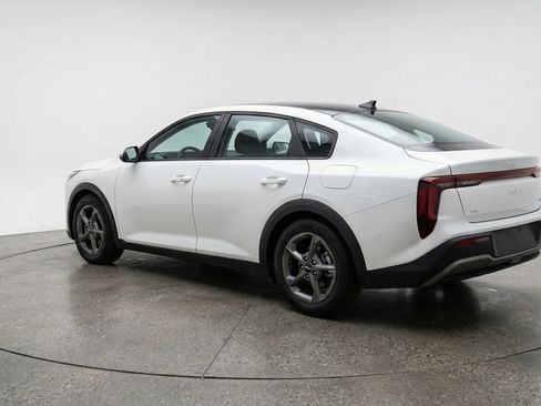 Used 2025 Kia K4 LXS image 6