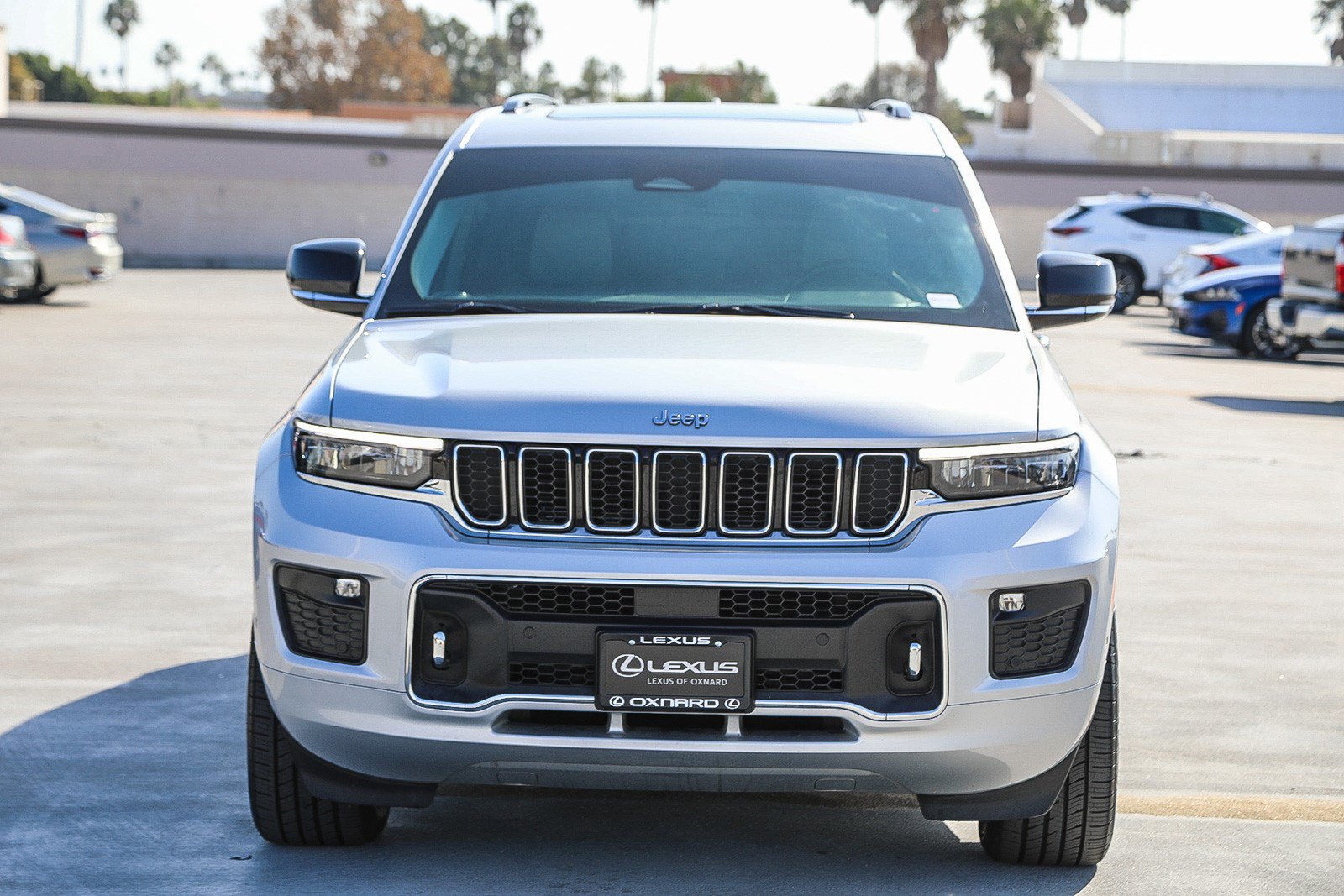 Used 2021 Jeep Grand Cherokee L Overland w/ Luxury Tech Group IV AWD/4WD image 2