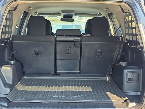 Used 2013 Toyota 4Runner SR5 AWD/4WD image 9