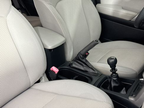 Used 2015 Subaru Forester 2.5i Premium AWD/4WD image 37