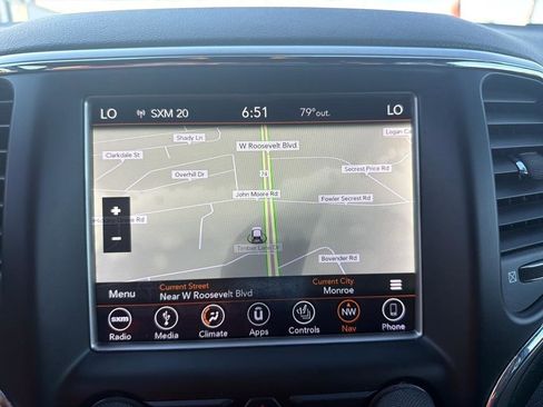 Used 2018 Jeep Grand Cherokee Altitude image 19