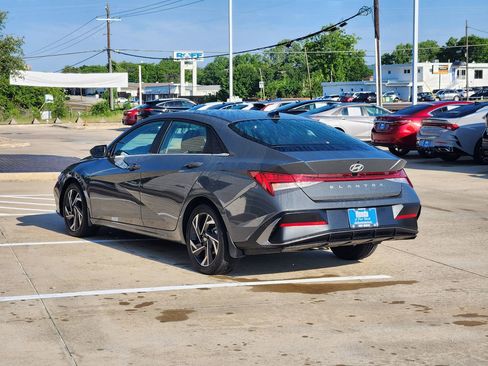Used 2024 Hyundai Elantra SEL w/ Convenience Package FWD image 7