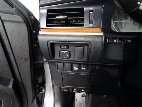 Used 2013 Lexus ES 300h image 54