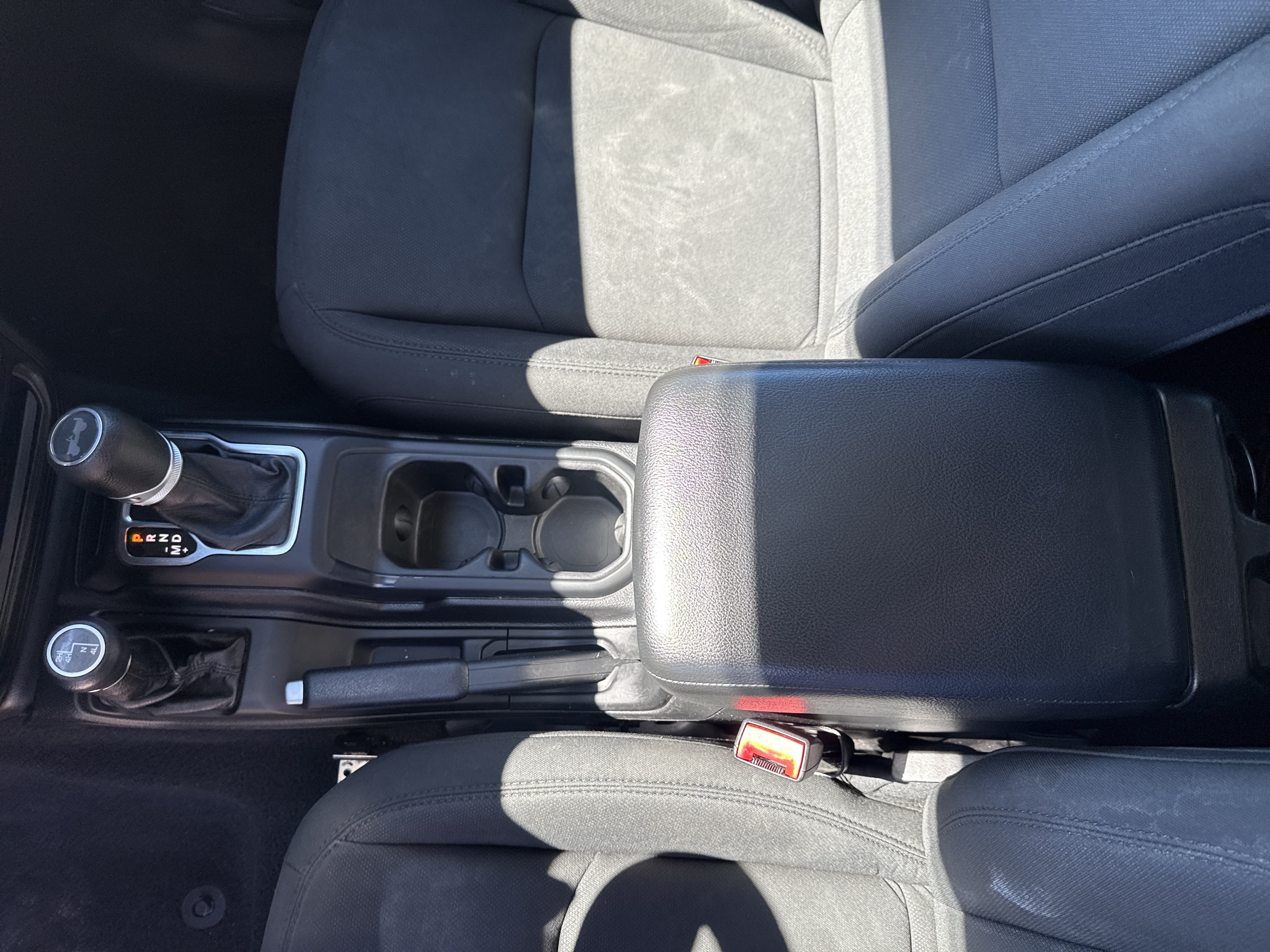Used 2020 Jeep Wrangler Sport AWD/4WD image 25