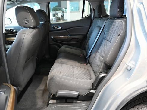 Used 2019 GMC Acadia SLE image 11