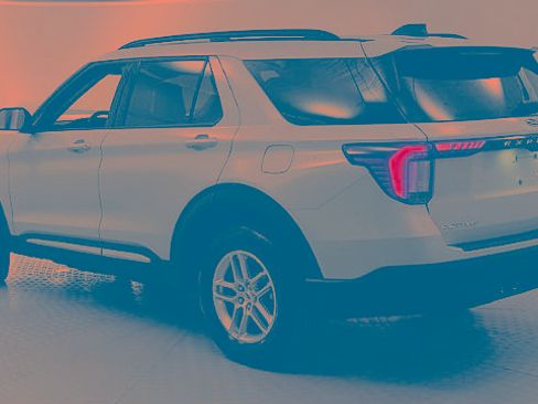 Certified 2025 Ford Explorer Active image 4