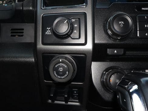 Used 2018 Ford F150 XLT w/ Equipment Group 302A Luxury AWD/4WD image 23