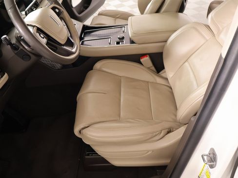 Used 2022 Lincoln Aviator Reserve w/ Equipment Group 201A image 12