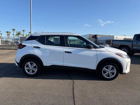 Certified 2025 Nissan Kicks Play S FWD image 7