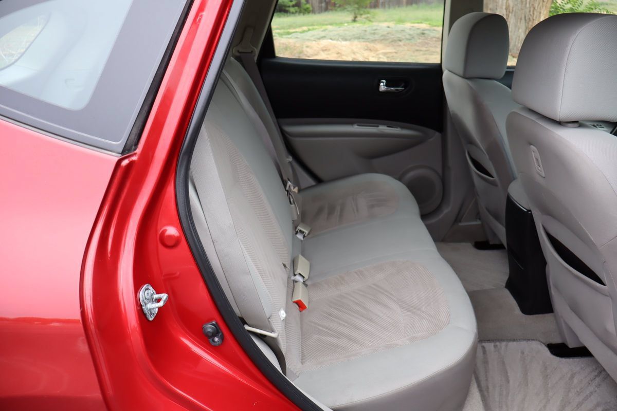 Used 2015 Nissan Rogue S AWD/4WD image 21