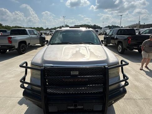 Used 2008 GMC Sierra 3500 SLT w/ Convenience Package AWD/4WD image 2