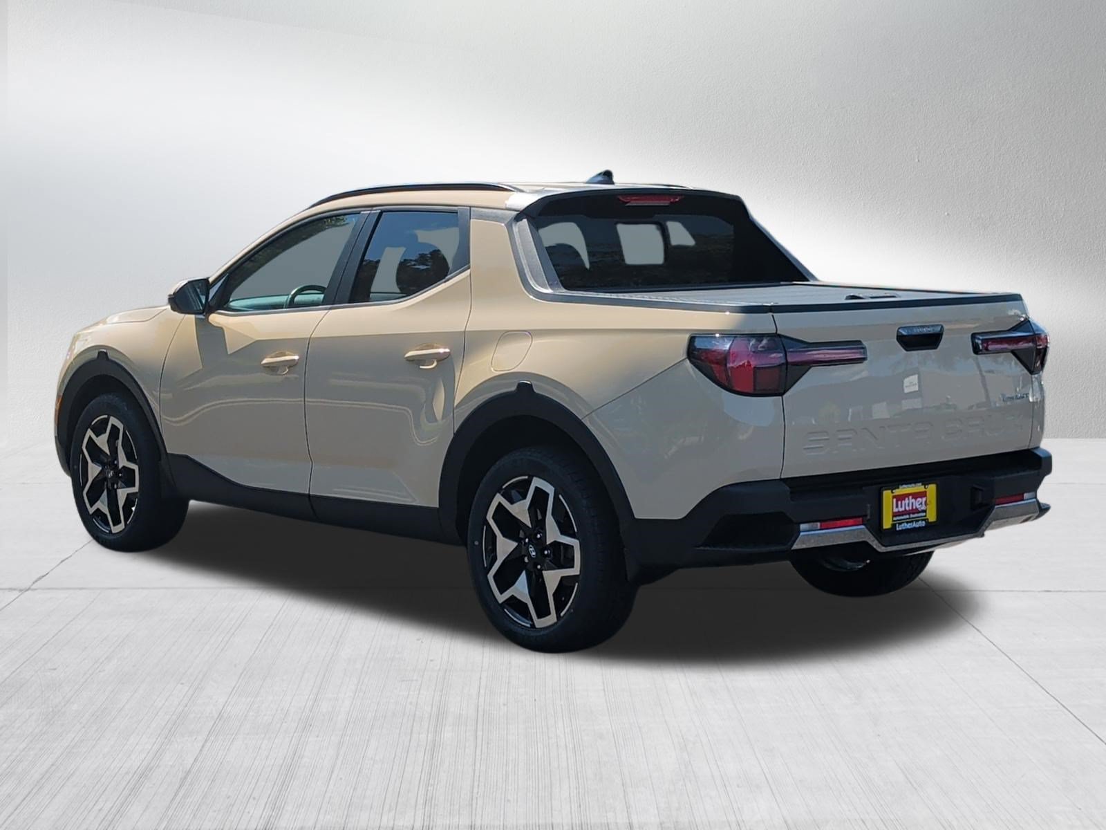Used 2022 Hyundai Santa Cruz Limited AWD/4WD image 5
