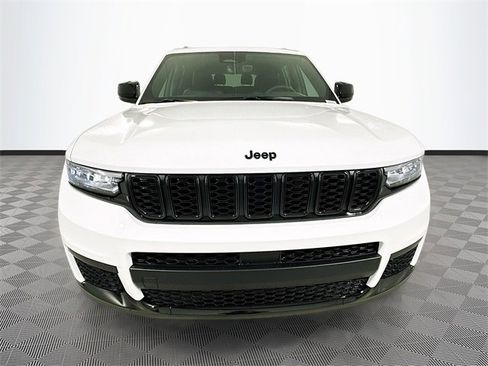 New 2025 Jeep Grand Cherokee L Altitude image 2