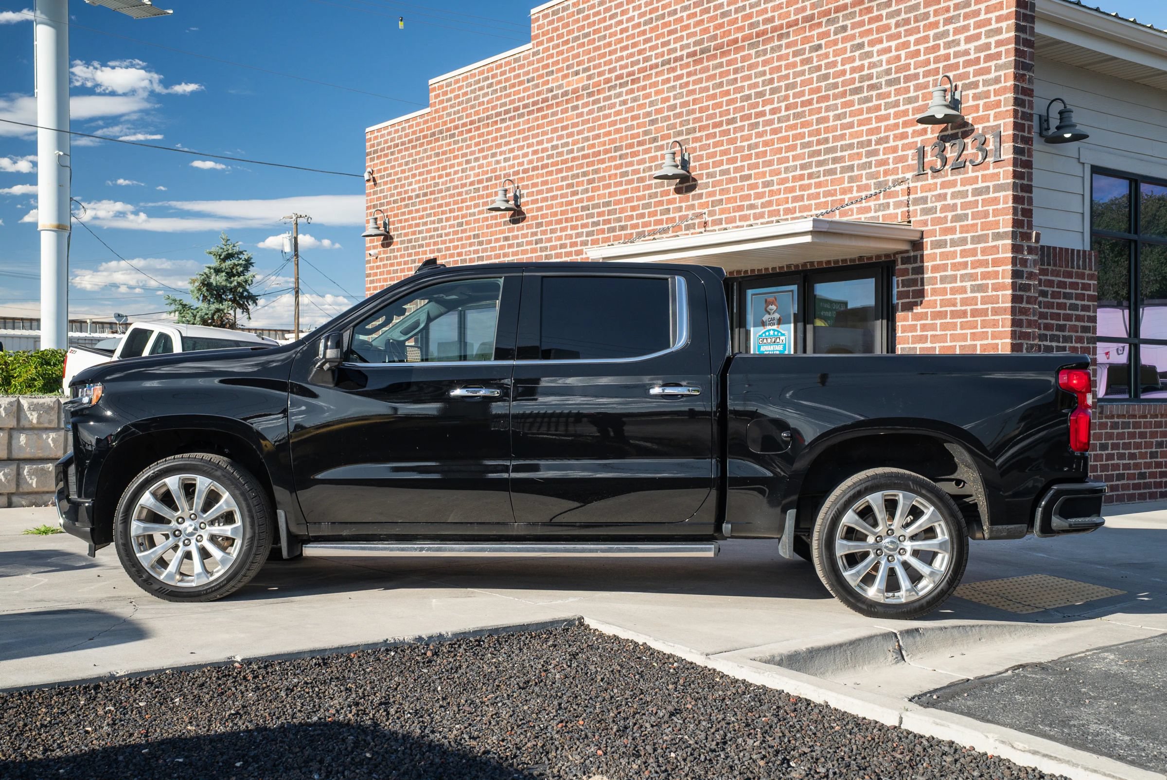 Used 2020 Chevrolet Silverado 1500 High Country w/ Technology Package AWD/4WD image 3