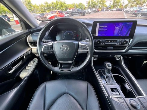 Used 2025 Toyota Grand Highlander FWD image 5